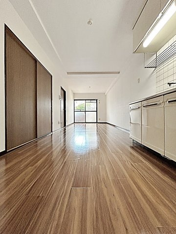 バトー・プレジールの居間・リビング|おしゃれな居間です