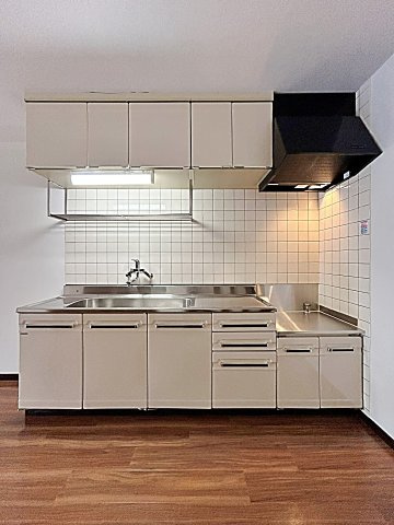 バトー・プレジールのキッチン|きれいなキッチンです