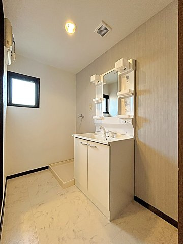 バトー・プレジールの洗面所|ゆったりとスペースのある洗面所