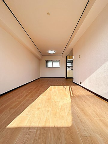 近藤マンションの居間・リビング|使いやすい居間です