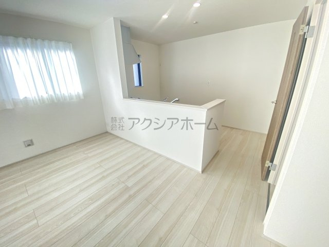 入間市黒須2丁目・全1棟　新築一戸建　～駅徒歩9分・角地～のキッチン