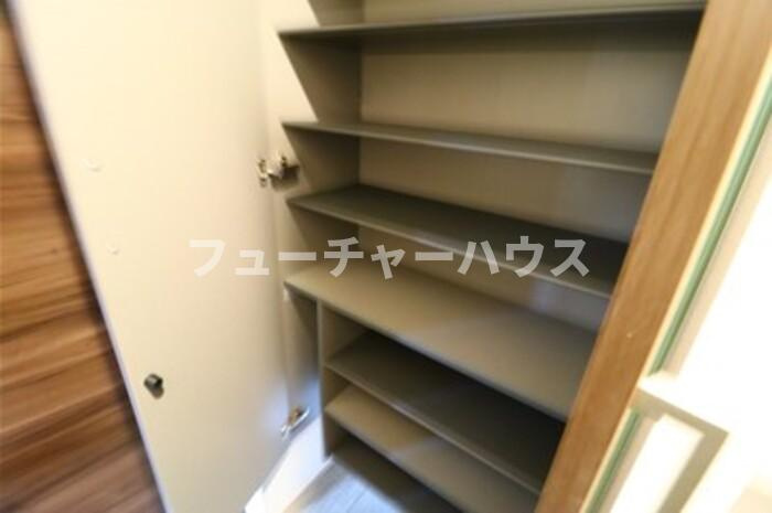 メゾングレイスの玄関