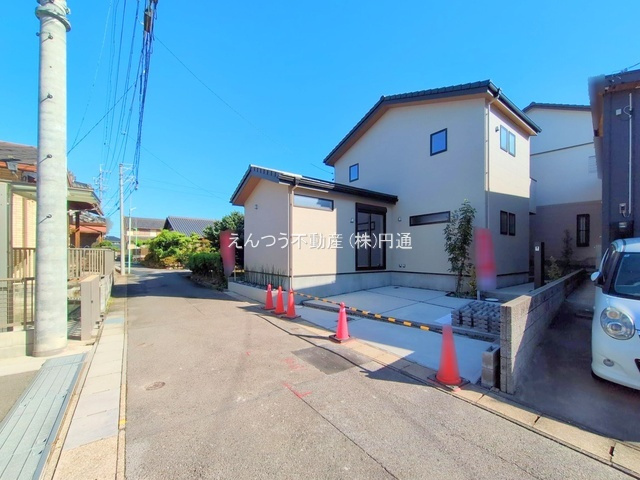 平中町の前面道路含む現地写真