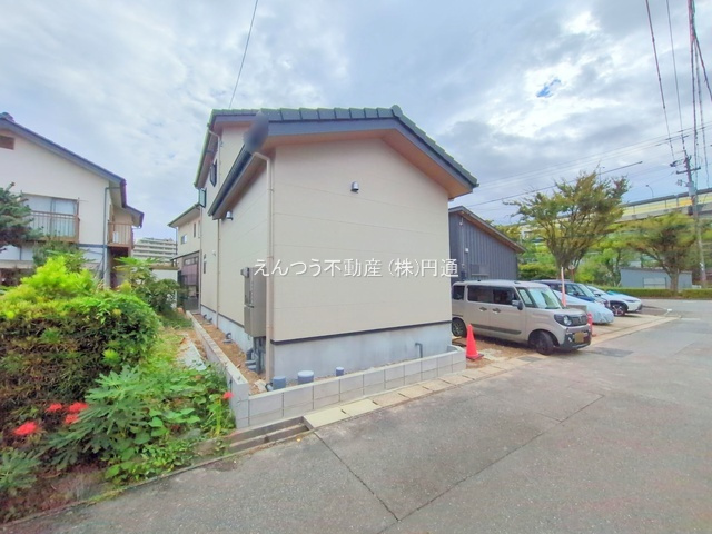 平中町の前面道路含む現地写真