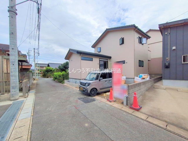 平中町の前面道路含む現地写真