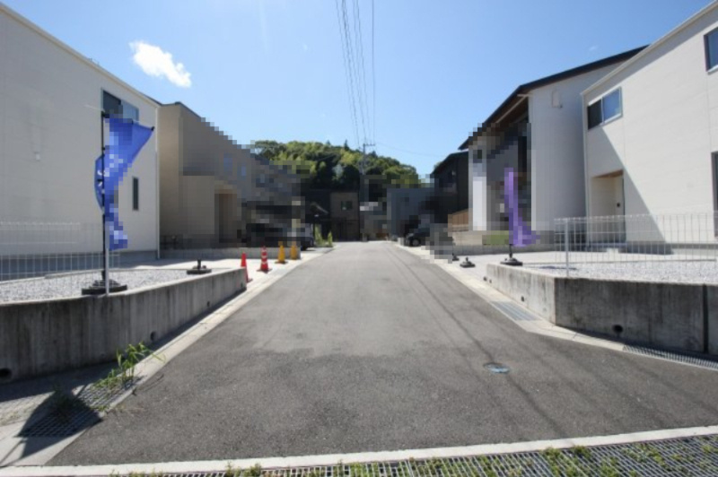神田　中古戸建　①【未入居物件】　（全2棟）の前面道路含む現地写真
