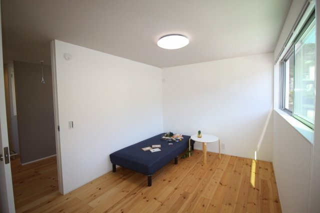 神田　中古戸建　①【未入居物件】　（全2棟）の洋室|2Ｆ　12.0帖