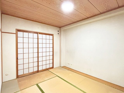 【和室】 | 浜寺石津町中３丁　中古一戸建 | 【洋室】全居室６帖以上♪どのお部屋でものびのびお過ごしいただけますよ！