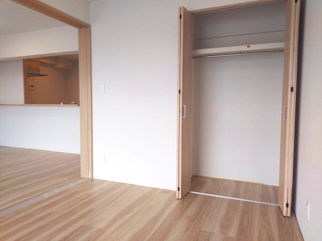 宝塚御殿山マンションの洋室|洋室南側約5帖