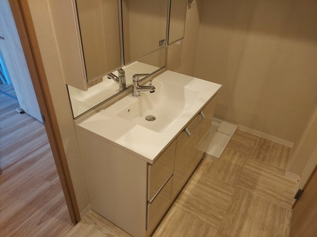 宝塚御殿山マンションの独立洗面台|洗面化粧台