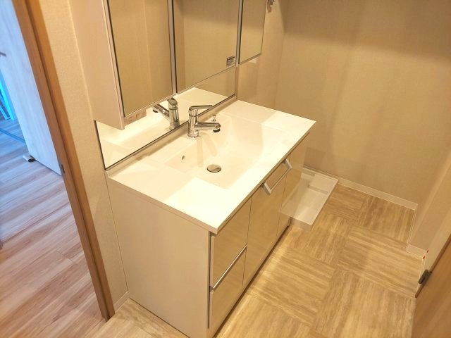宝塚御殿山マンションの独立洗面台|洗面化粧台