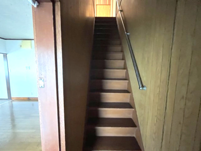 【内装】 | 生駒郡平群町緑ヶ丘2丁目 | 階段