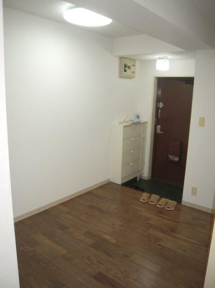 プルミエ荻窪の玄関