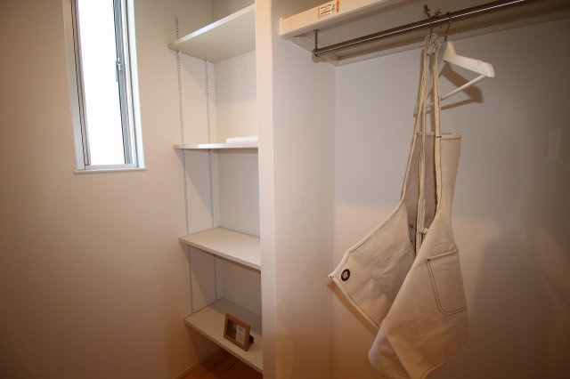 神田　中古戸建　②【未入居物件】　（全2棟）の収納|パントリー