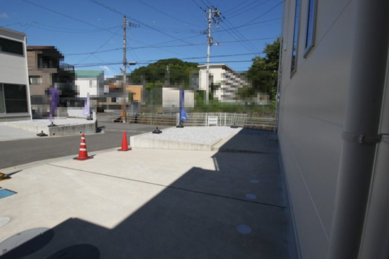 神田　中古戸建　②【未入居物件】　（全2棟）の駐車場