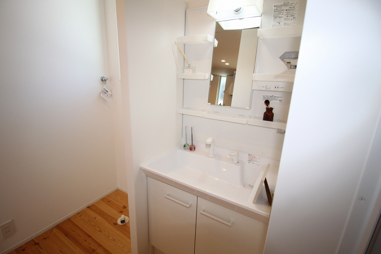 神田　中古戸建　②【未入居物件】　（全2棟）の独立洗面台
