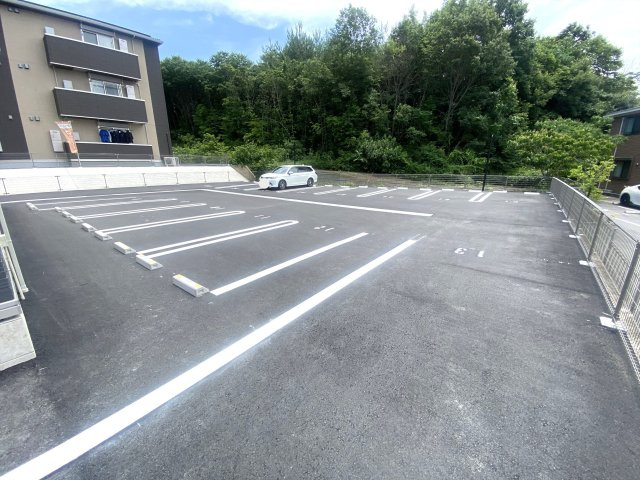 メルベーユの駐車場
