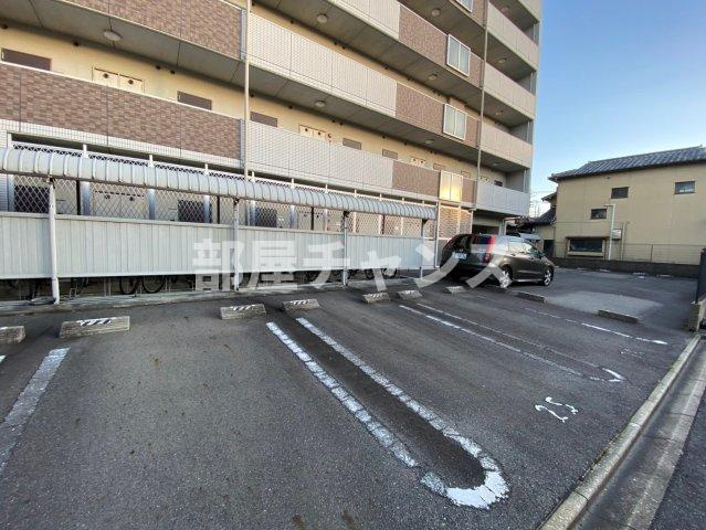 セントラルハイツ明野の駐車場