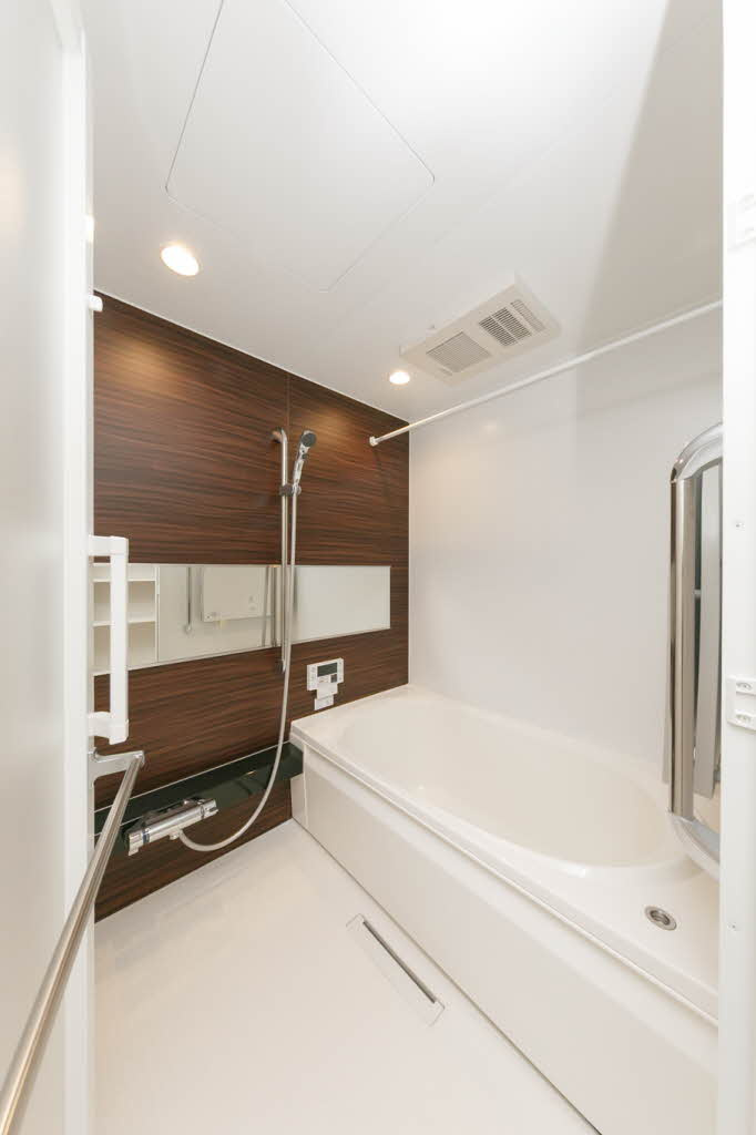 ラ　ウエストの浴室