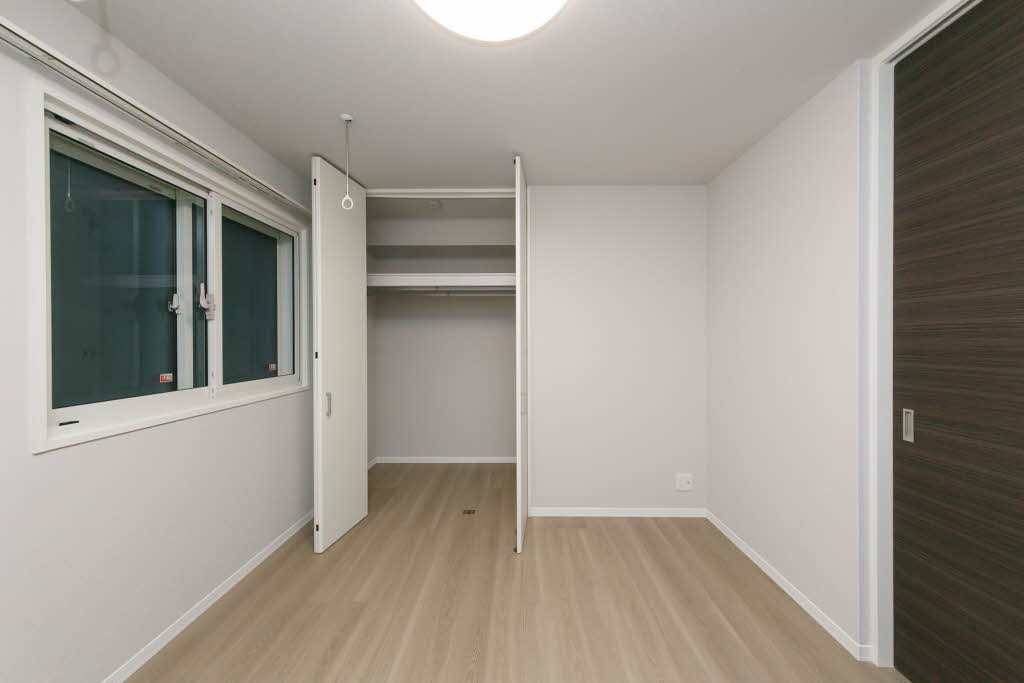 ラ　ウエストの洋室