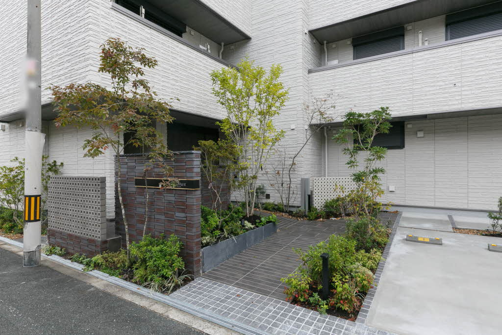 ラ　ウエストのエントランス