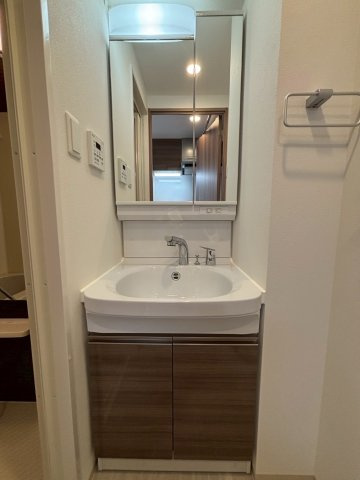 大阪市福島区海老江６丁目の賃貸マンションの洗面所