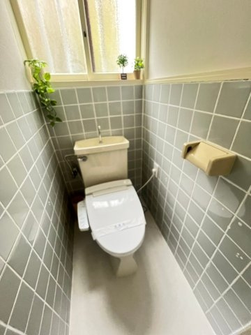 塩屋町字大谷戸建のトイレ