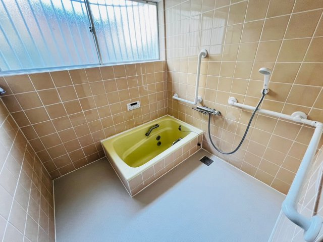 塩屋町字大谷戸建の浴室