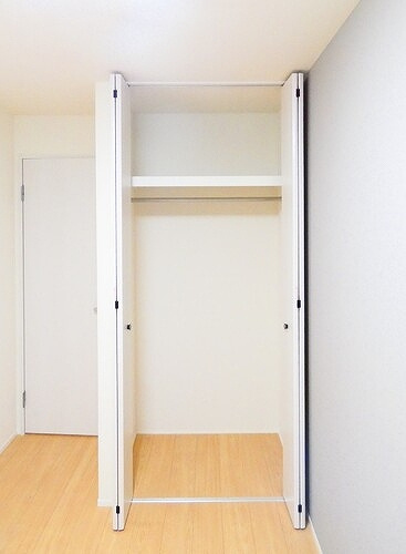 ルミケオ大手町の収納|洋室約5.3畳　クロゼット