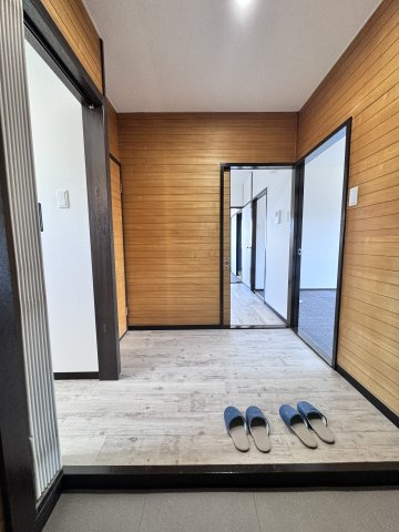 酒井マンションの玄関