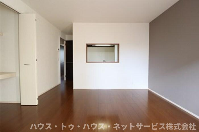 シティ　オブ　フレグランス　Ⅰの居間・リビング