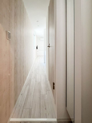 【内装】 | Claudia Takenotsuka