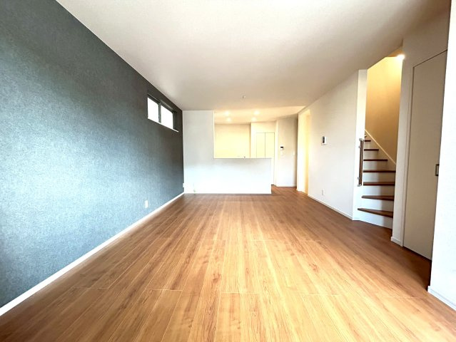 駿河区小黒二丁目　３期　新築戸建　全２棟　２号棟の居間・リビング|2025/12/9撮影