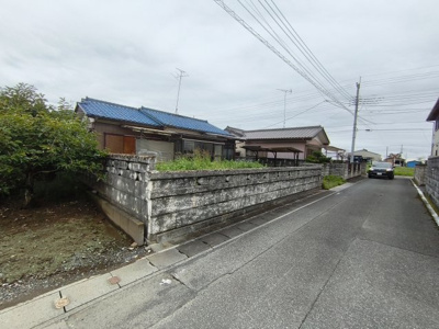 【外観】 | 邑楽郡明和町江口85-1　売地 | 南側接道含む外観