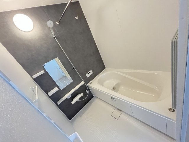【浴室】 | 福岡市城南区長尾4丁目2期　2号棟（全4棟）【仲介手数料無料・0円】 | 現地写真。浴室です。
