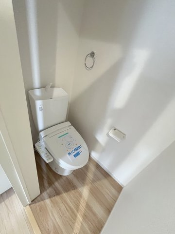 【トイレ】 | 福岡市城南区長尾4丁目2期　2号棟（全4棟）【仲介手数料無料・0円】 | 現地写真。