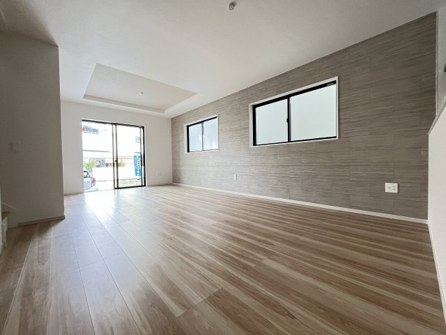 【居間・リビング】 | 福岡市城南区長尾4丁目2期　2号棟（全4棟）【仲介手数料無料・0円】 | 現地写真。