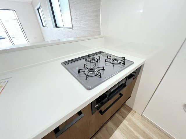 【キッチン】 | 福岡市城南区長尾4丁目2期　2号棟（全4棟）【仲介手数料無料・0円】 | 現地写真。