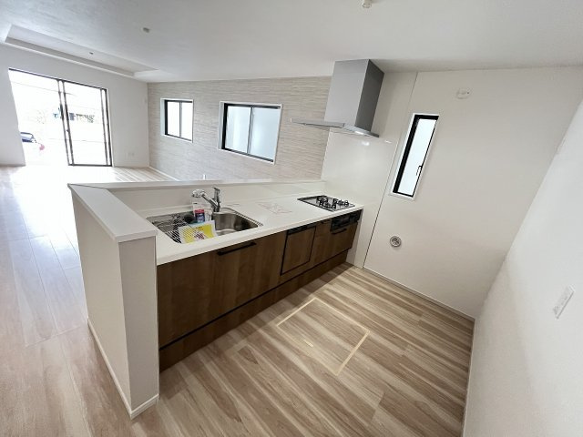 【キッチン】 | 福岡市城南区長尾4丁目2期　2号棟（全4棟）【仲介手数料無料・0円】 | 現地写真。