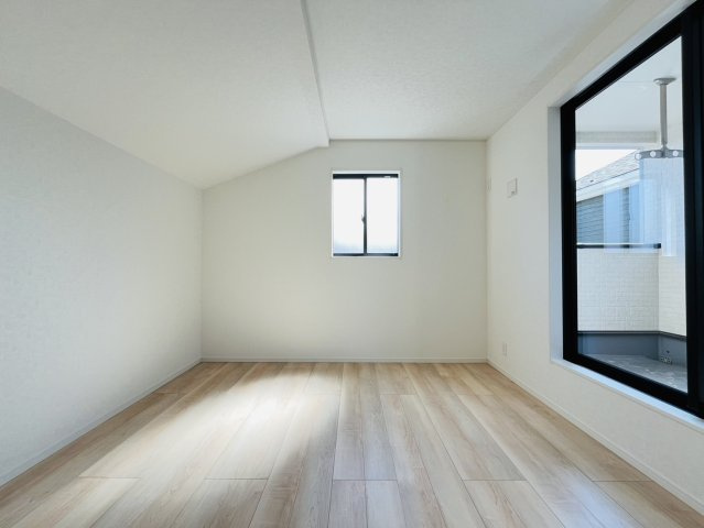 東海市富貴ノ台3-123『仲介手数料無料』新築戸建ての洋室