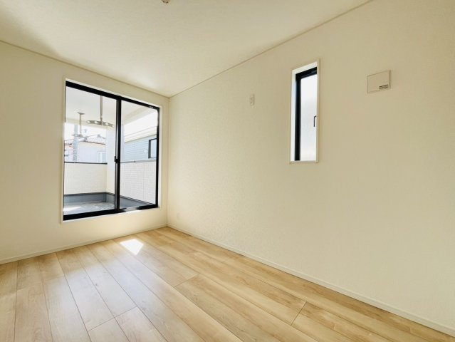 東海市富貴ノ台3-123『仲介手数料無料』新築戸建ての洋室