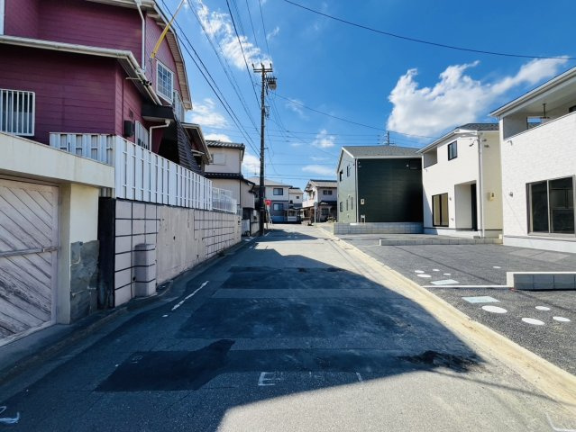 東海市富貴ノ台3-123『仲介手数料無料』新築戸建ての前面道路含む現地写真