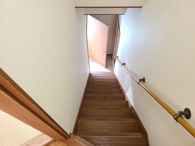 飯原町貸家のその他|★内階段の画像です★