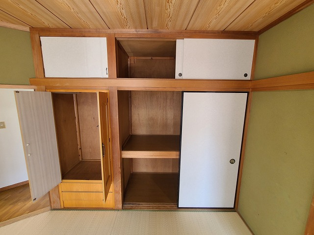 飯原町貸家の収納|★２階和室の収納・押し入れタイプです★