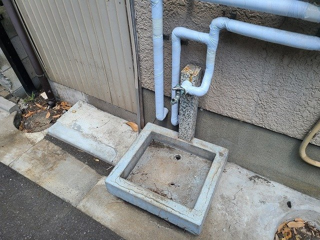 飯原町貸家のその他共用部分|★お掃除等に使える外側水栓を設置★