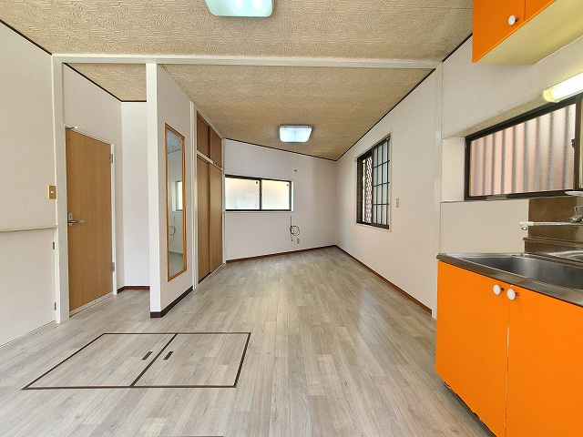 飯原町貸家の居間・リビング|★１階・リビングダイニングの画像です★