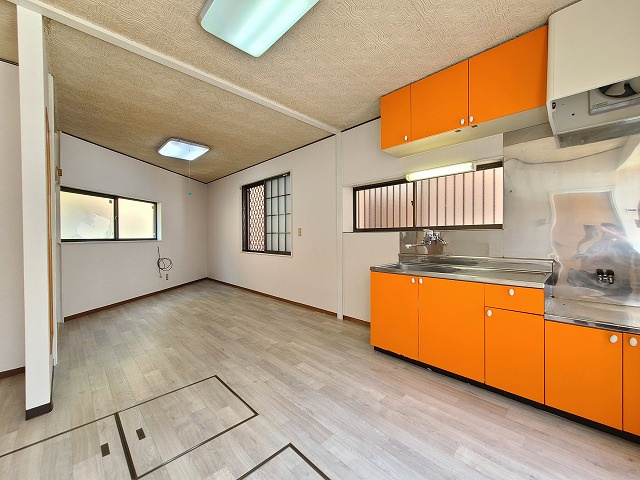 飯原町貸家の居間・リビング|★１１帖のリビングダイニング画像です★