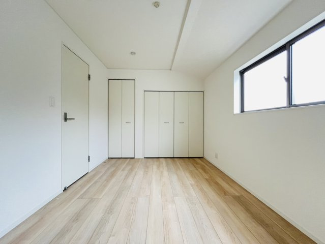 東海市富貴ノ台3-123『仲介手数料無料』新築戸建ての洋室