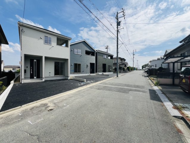 東海市富貴ノ台3-123『仲介手数料無料』新築戸建ての前面道路含む現地写真