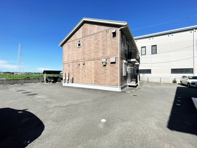 ローズコート川内 A棟の駐車場